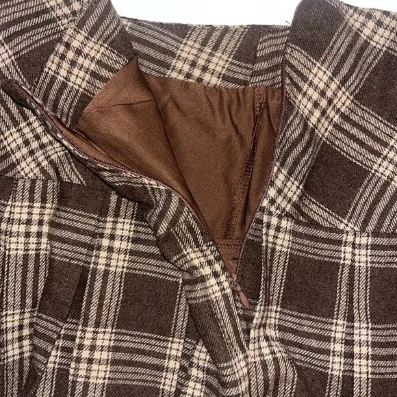 SHEIN Brown Plaid Mini Skirt - Picture 4 of 8